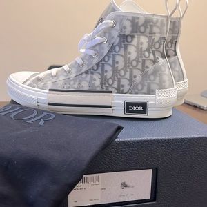 Dior high tops/Only worn a few times/EXCELLENT CONDITION/ORIGINAL RECEIPT ALSO